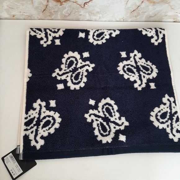 *Pendleton Woolen Mills Bandana Cotton 1 Hand Towel Navy - Picture 2 of 9